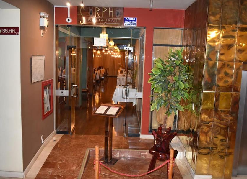 Restaurant Photo