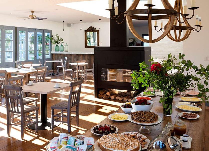 Restaurant Photo