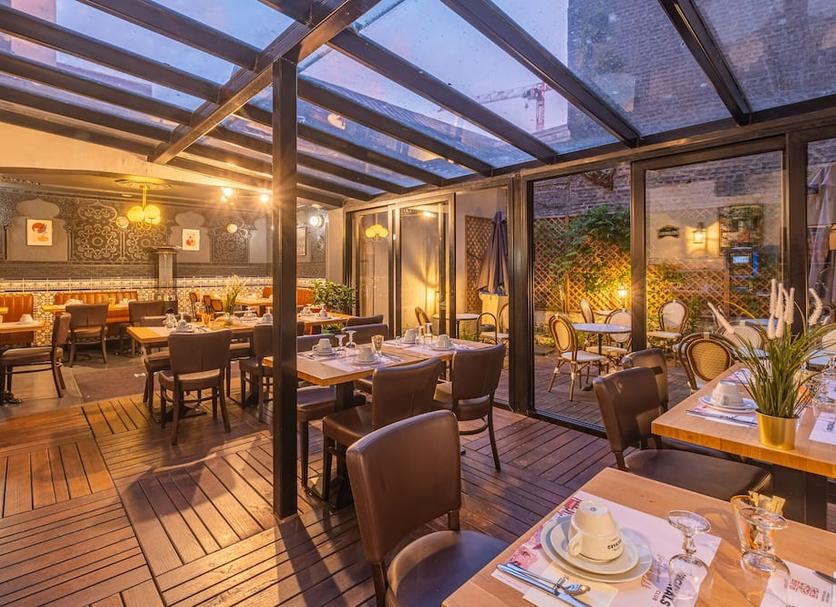 Restaurant Photo