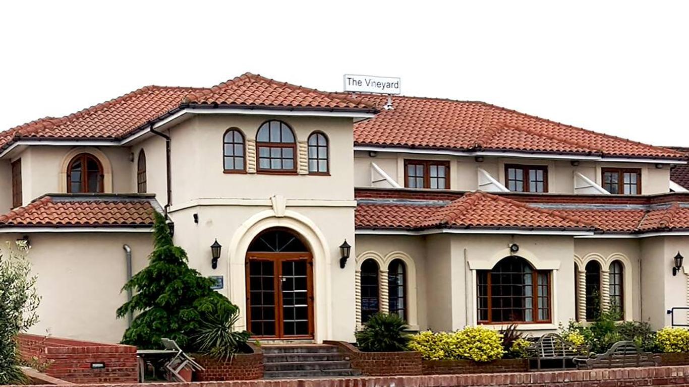 Skylark Hotel & Conference Center