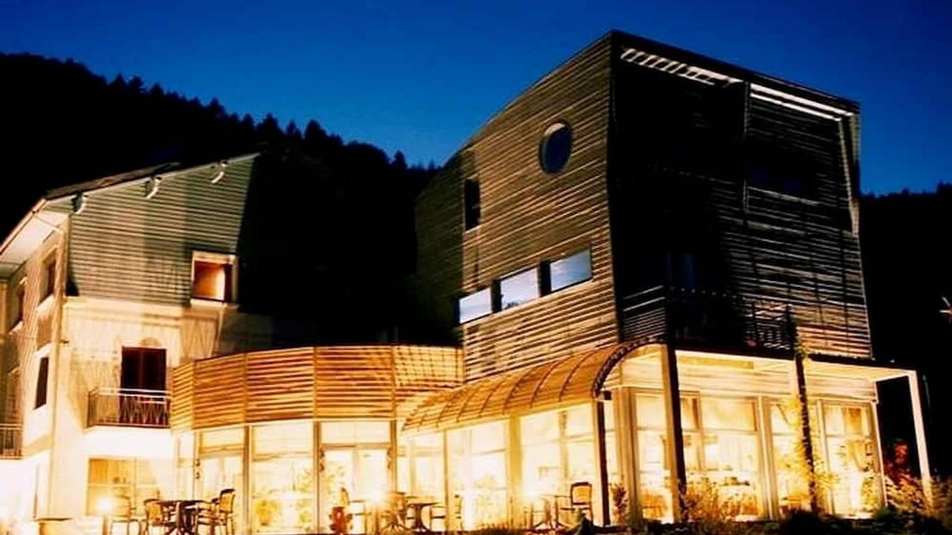 Logis Hotel Les Sapins
