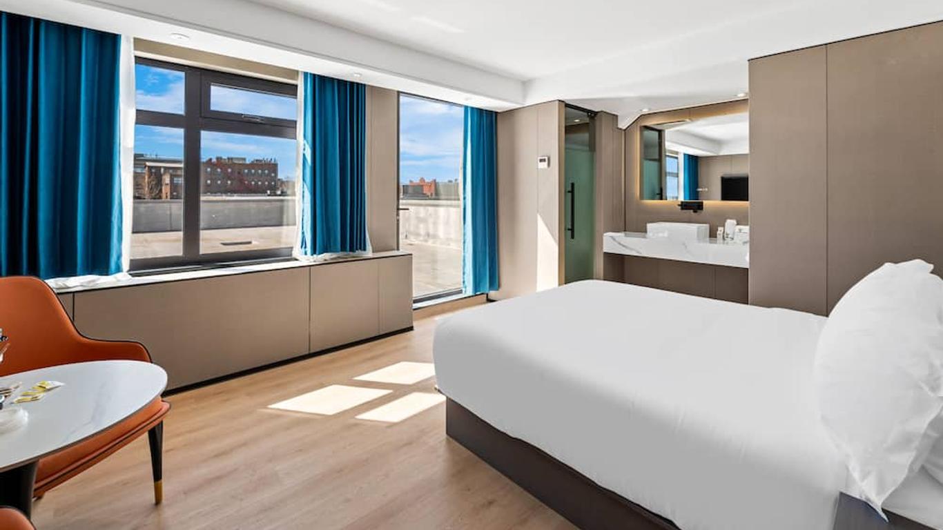 Ly New York Hotel
