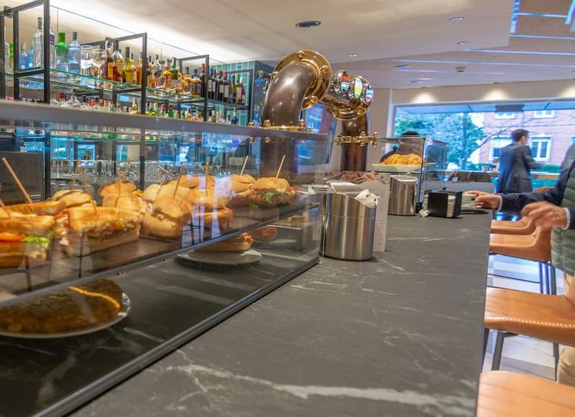 Buffet Photo