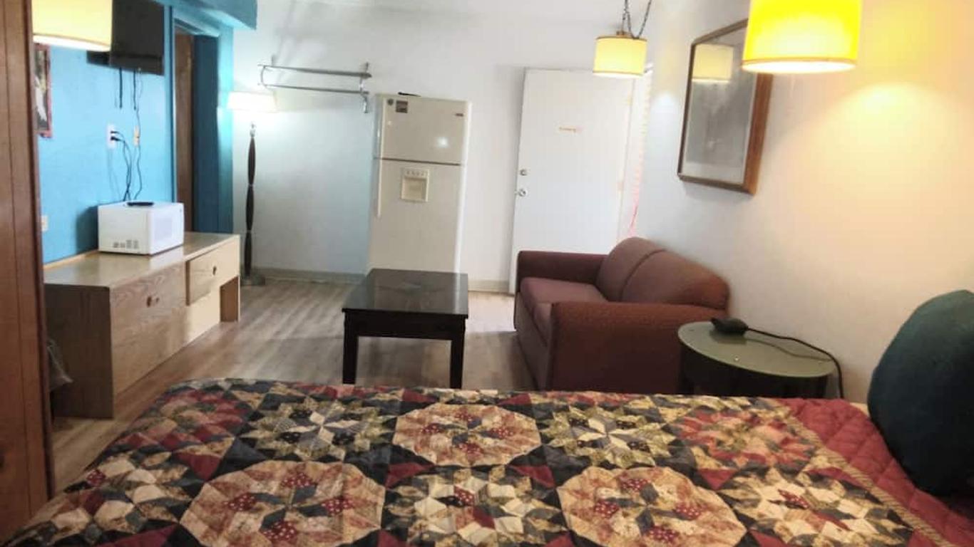 Capri Motel