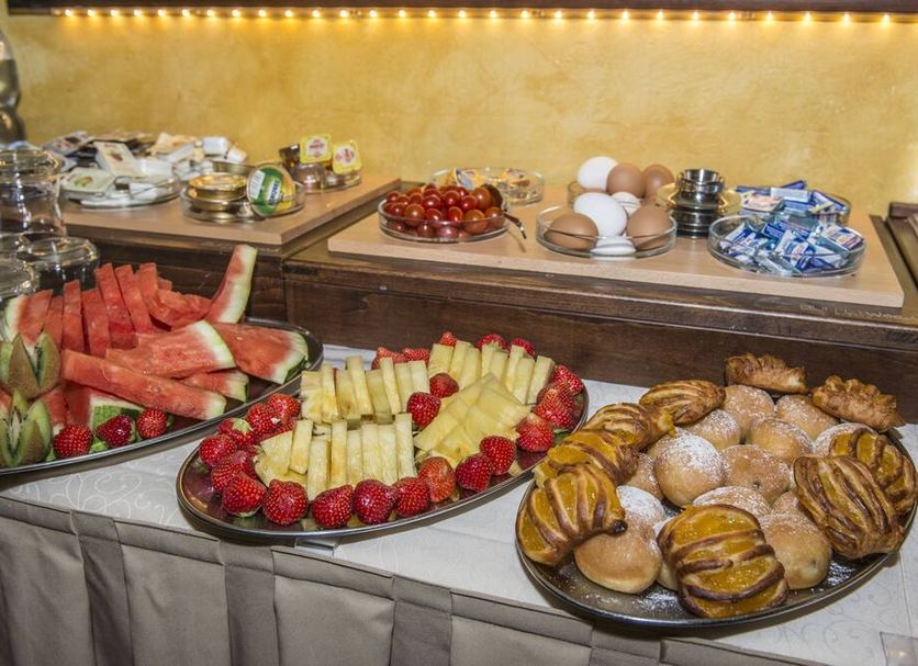 Buffet Photo