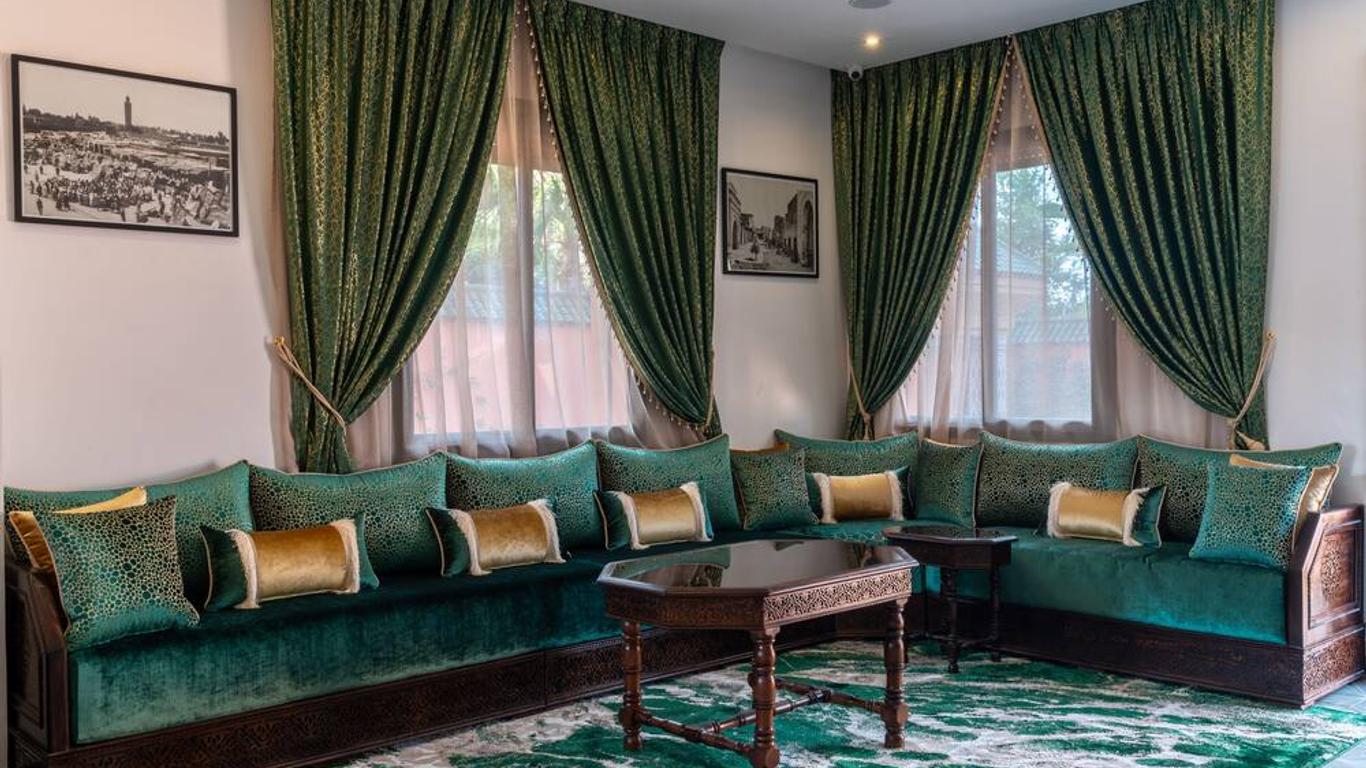 Yanis Guest House