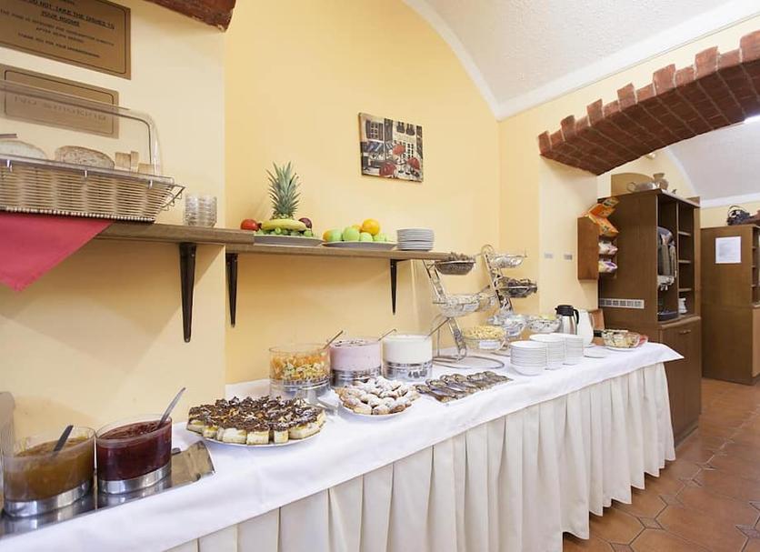 Buffet Photo