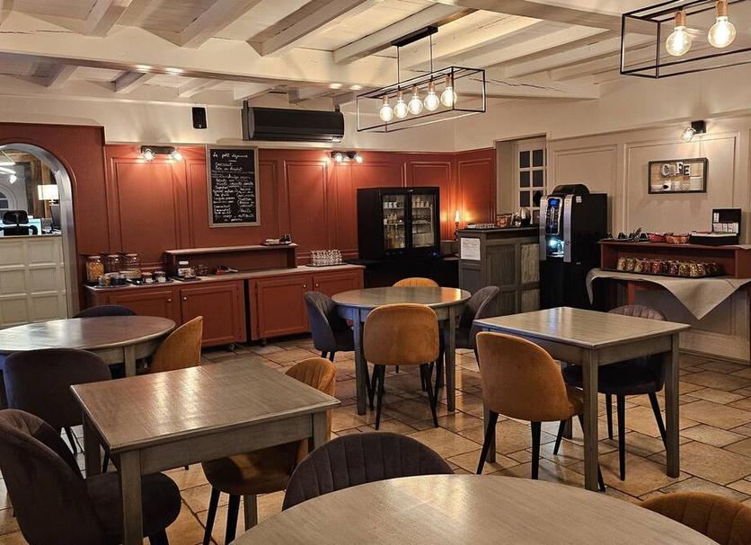 Restaurant Photo