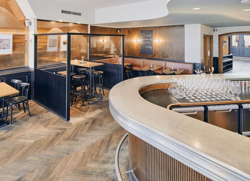 Restaurant Photo