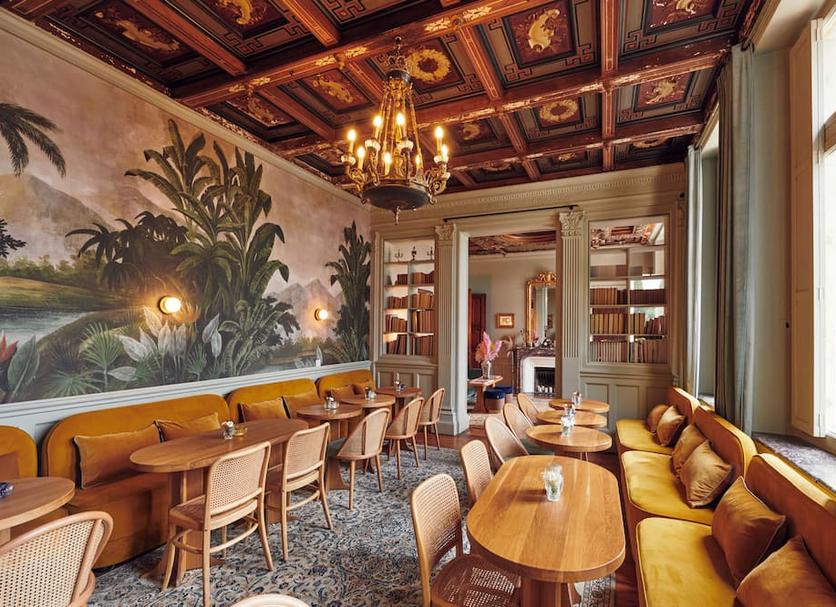 Restaurant Photo