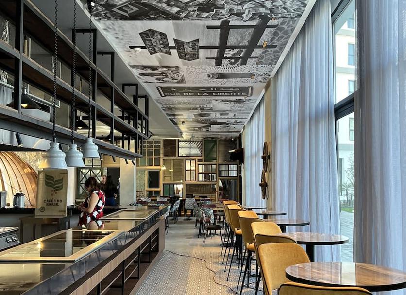 Restaurant Photo