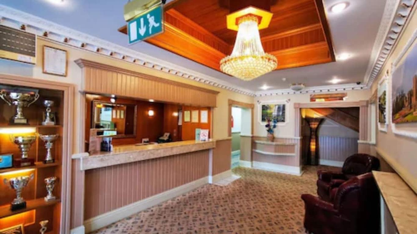 Castle Hotel