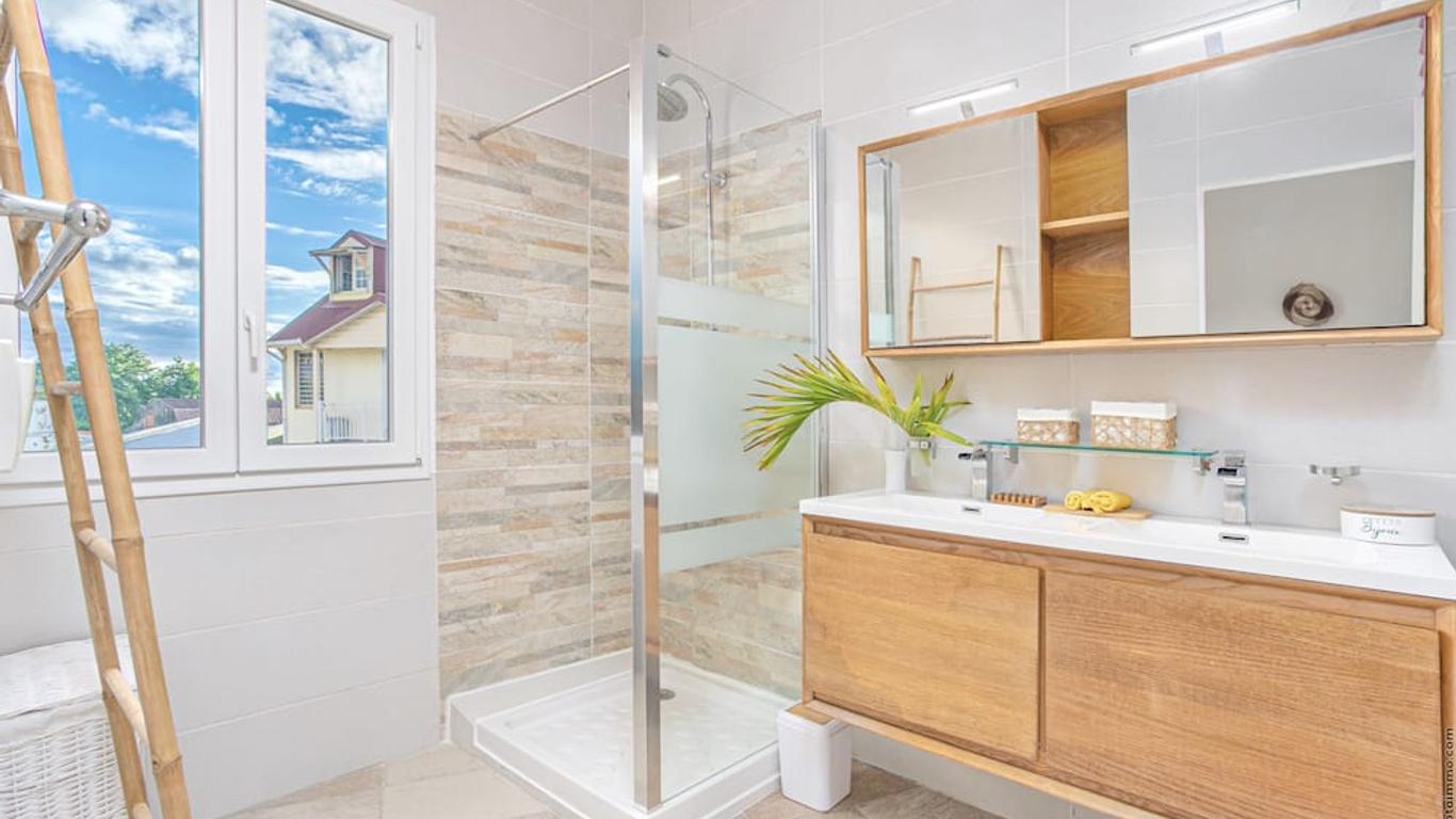 Foyal Suites