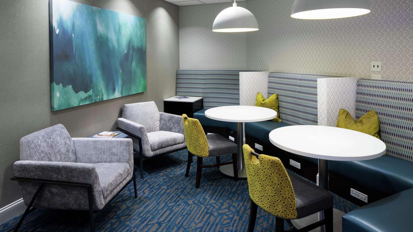 Hampton Inn & Suites Miami-Doral Dolphin Mall