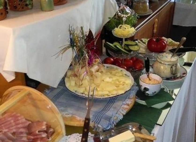 Buffet Photo