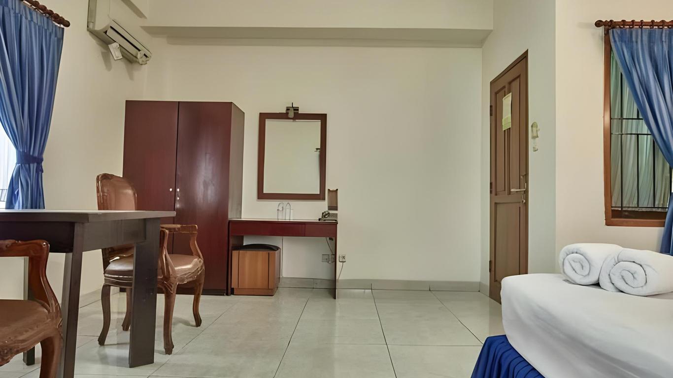 Hotel New Idola