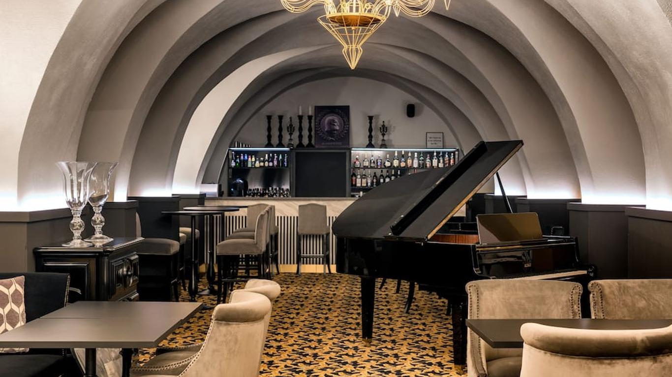 Hotel Du Roi & Spa By Sowell Collection