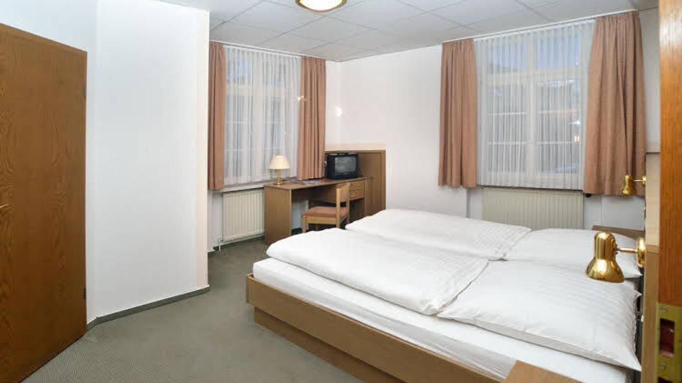 1A Hotel Zimmer frei