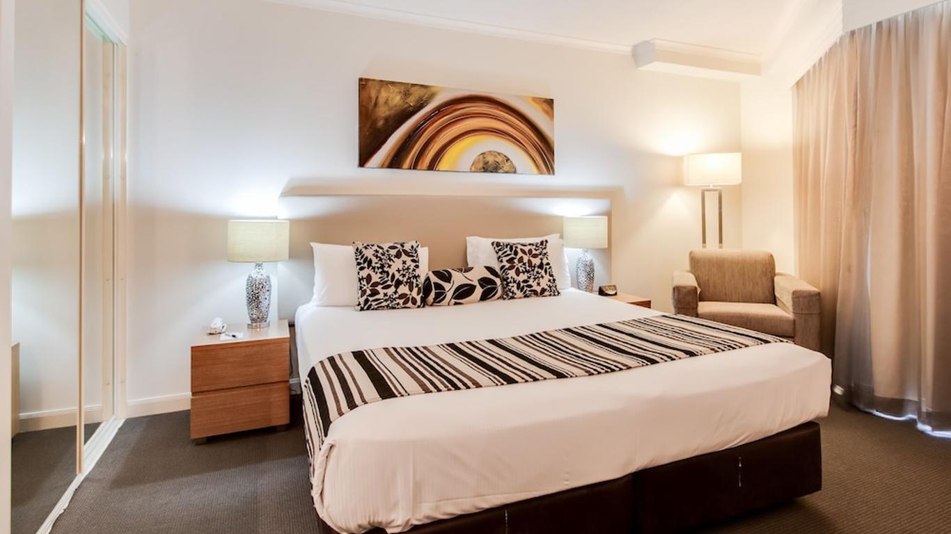 Central Cosmo Apartment Hotel