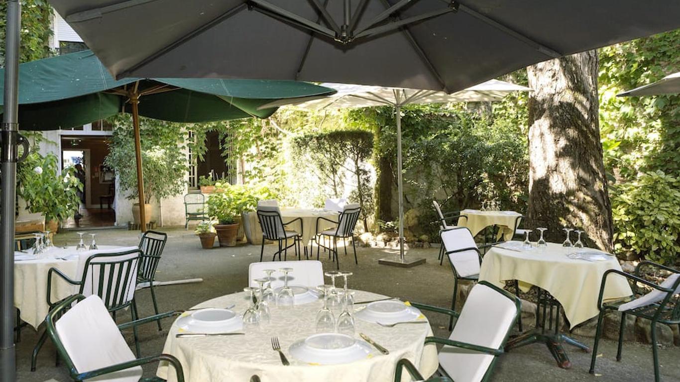 Logis - Hôtel Restaurant du Midi