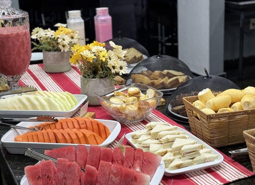 Buffet Photo