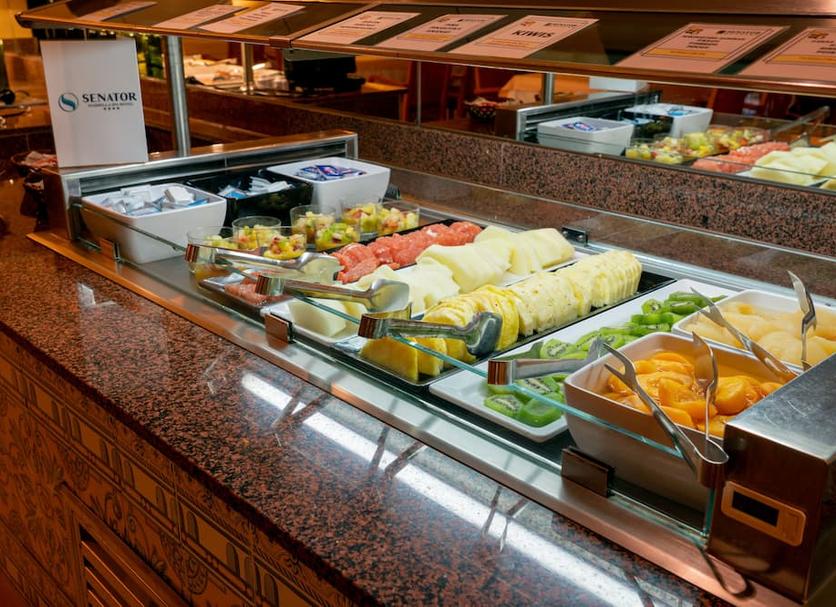 Buffet Photo