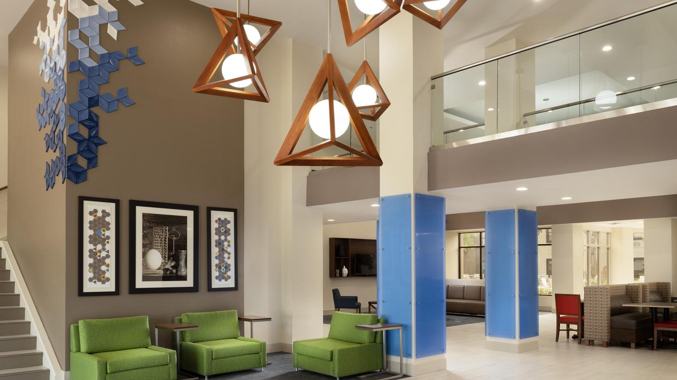 Holiday Inn Express & Suites Irving DFW Airport North By IHG