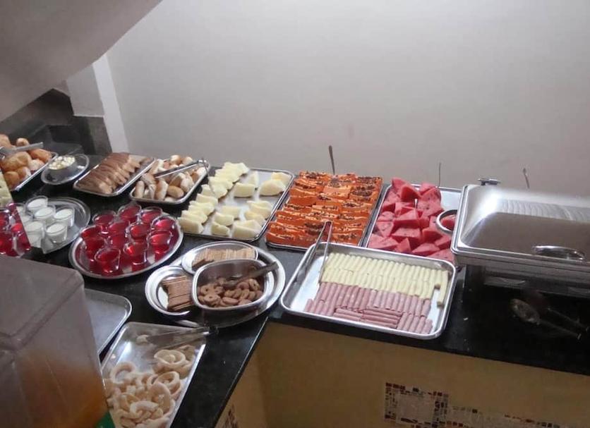 Buffet Photo