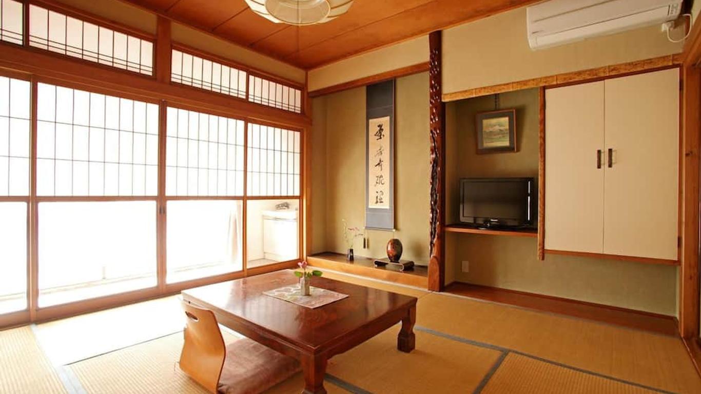 Tsukasaya Ryokan