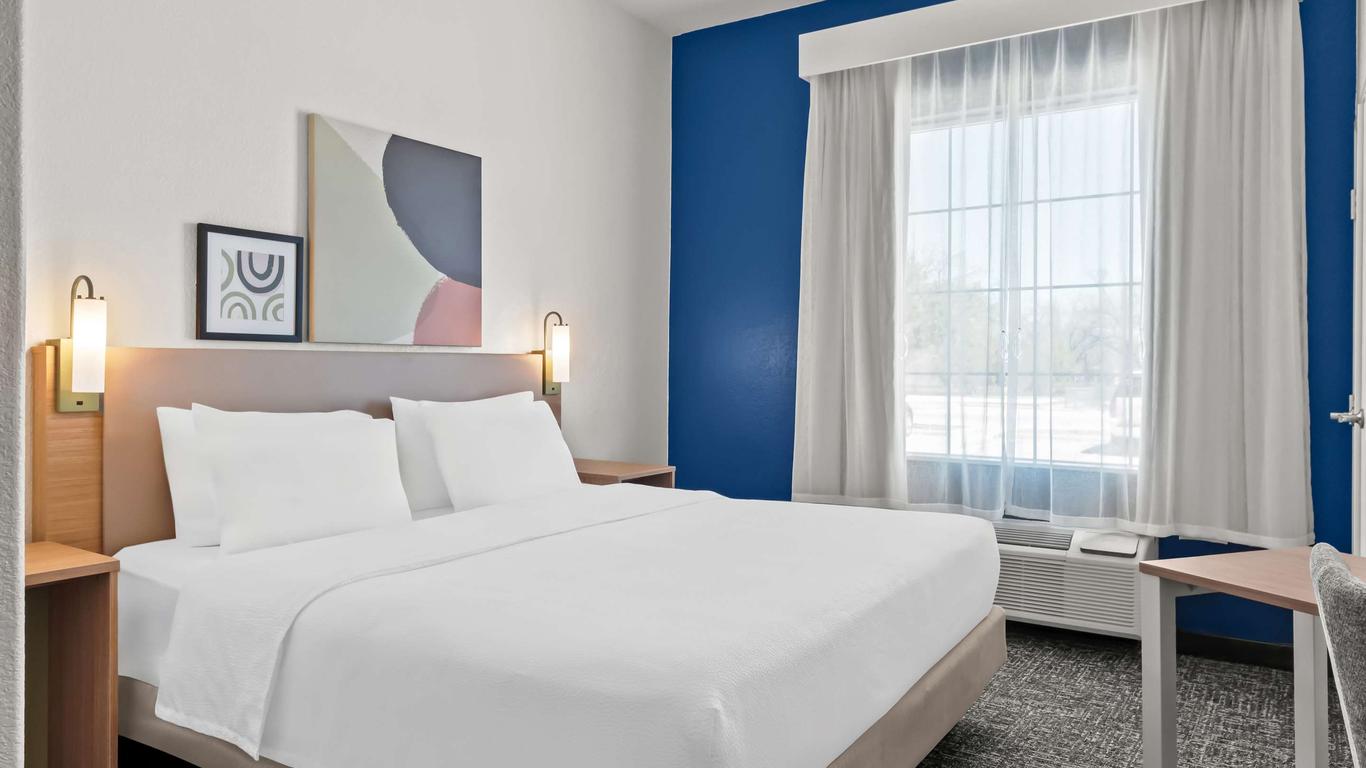 Spark by Hilton Selma