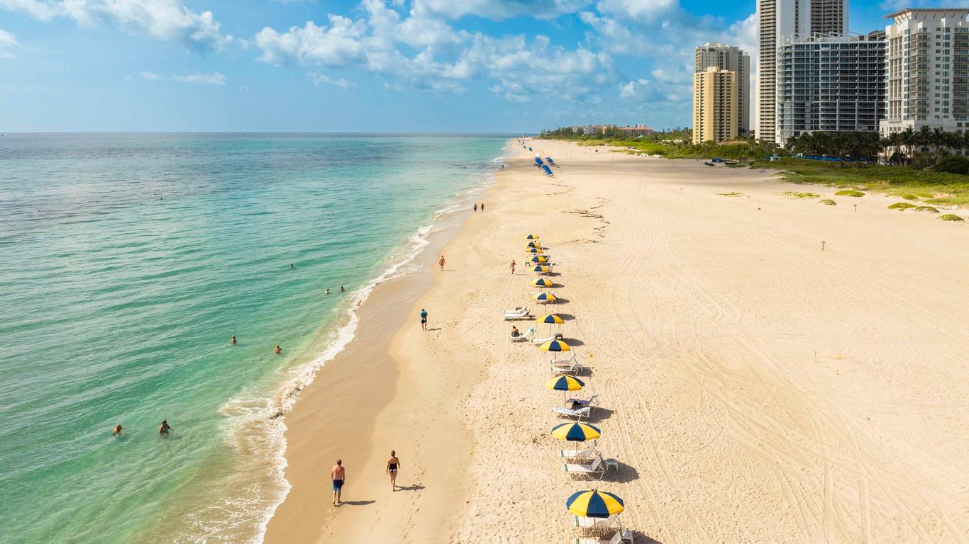 The Singer Oceanfront Resort, Curio Collection by Hilton