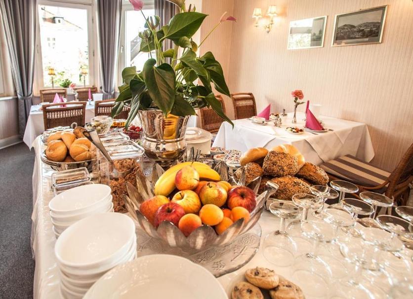 Buffet Photo