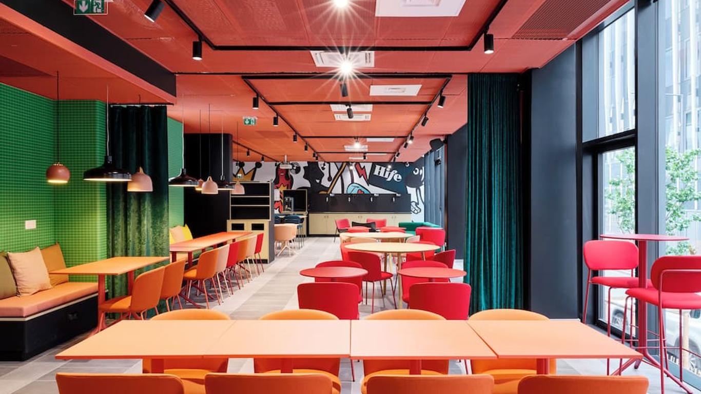 Hife Paris Issy