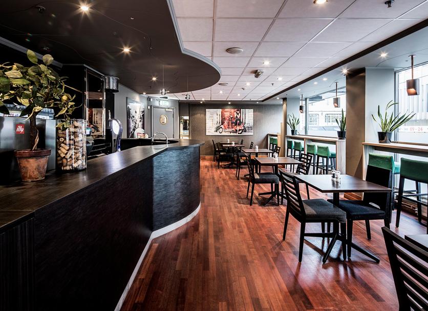 Restaurant Photo