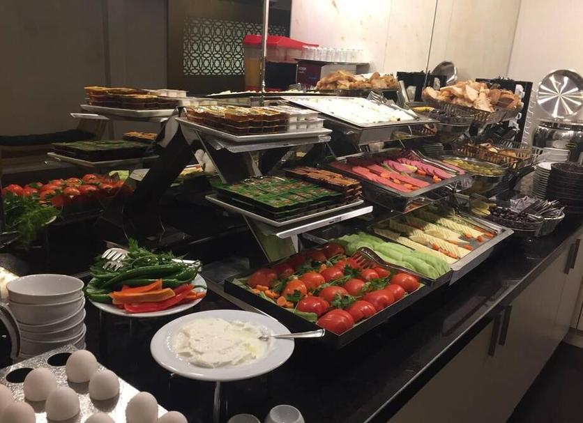 Buffet Photo