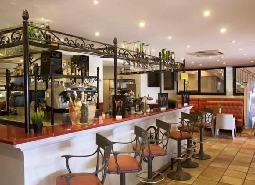 Bar Photo