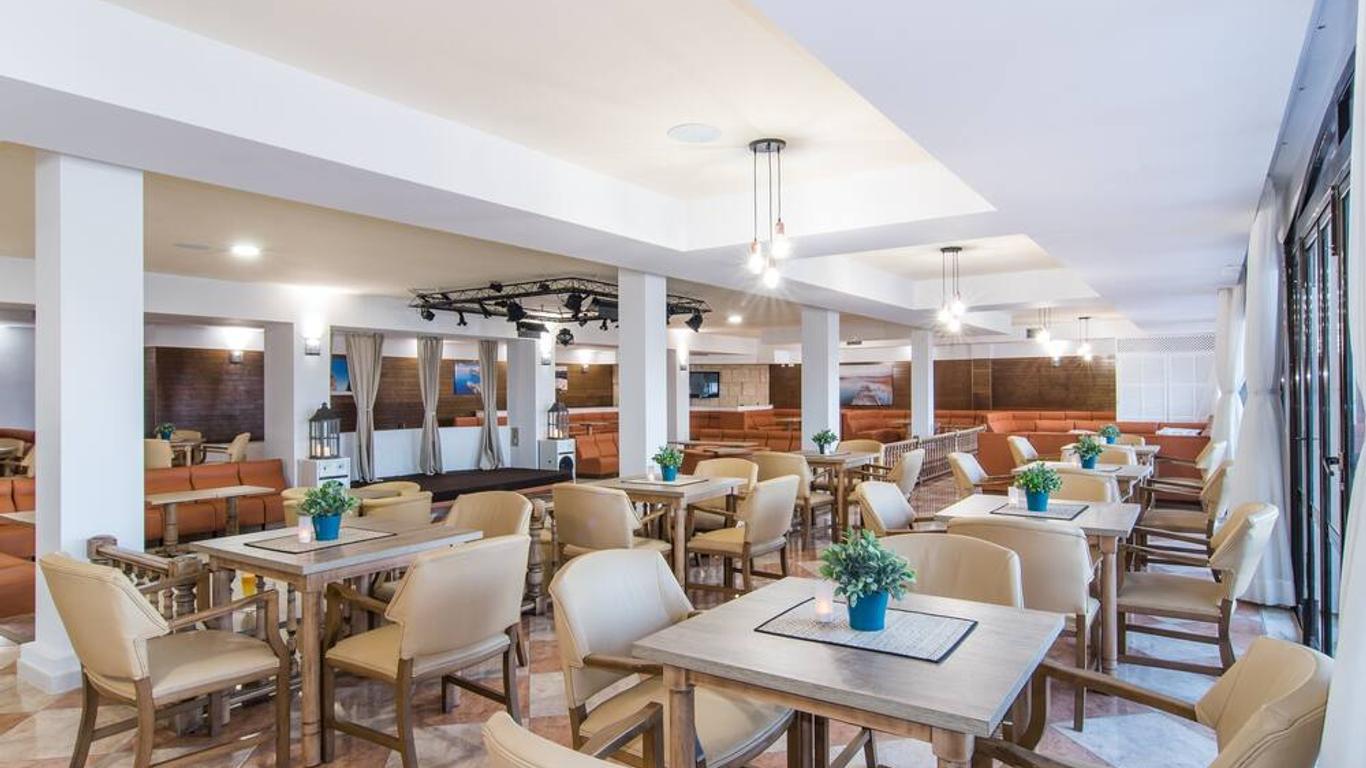 Hotel Na Taconera