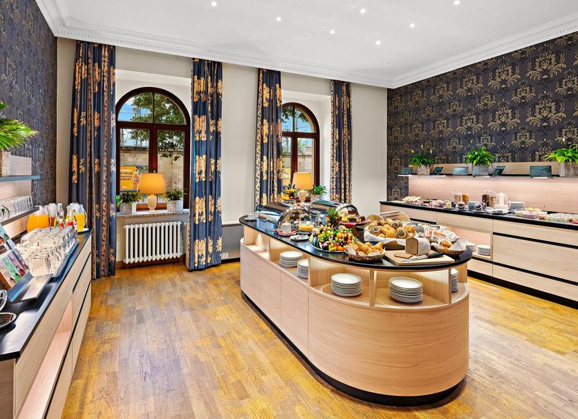 Buffet Photo