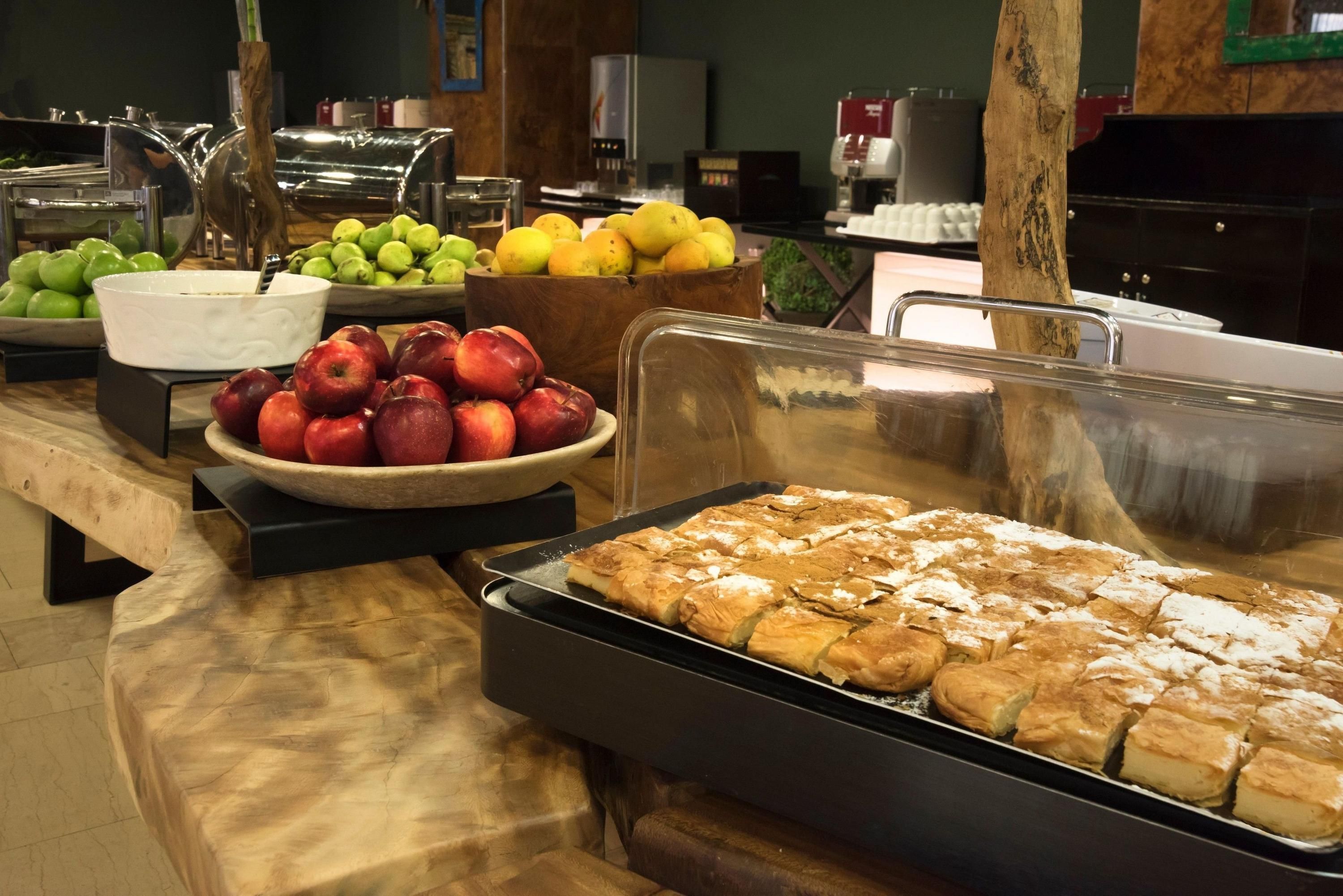 Buffet Photo