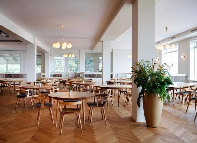 Restaurant Photo
