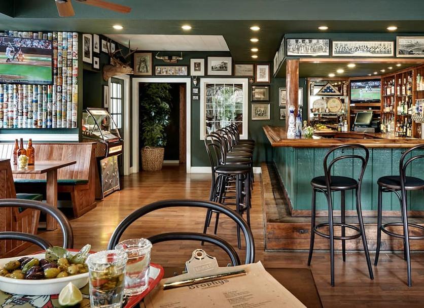 Bar Photo