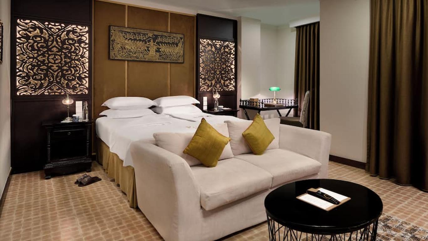 Palace Gate Hotel & Resort