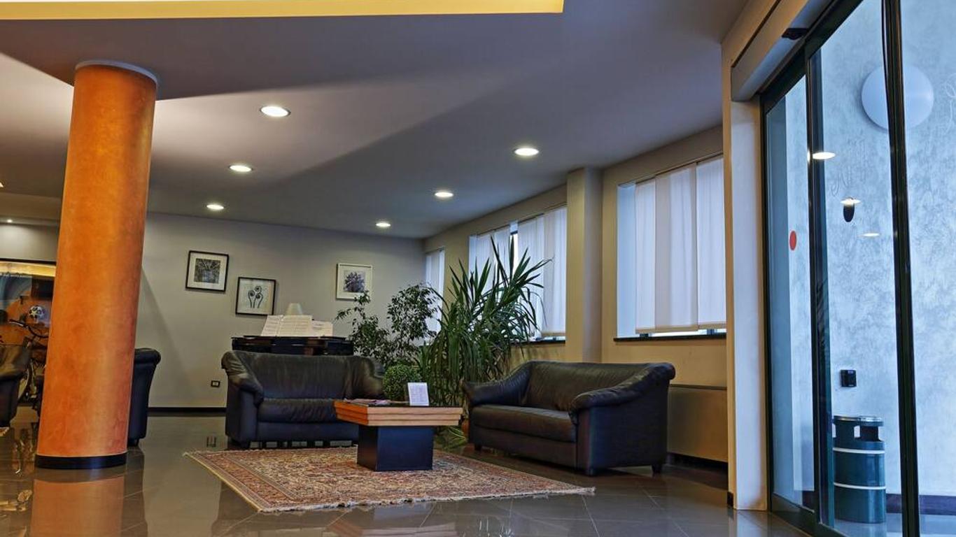 Hotel Romanisio