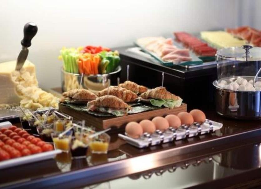 Buffet Photo