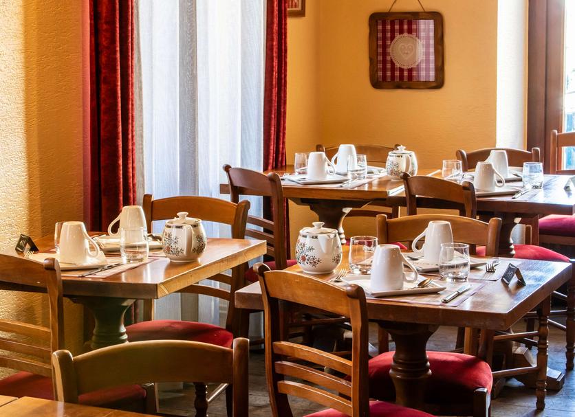 Restaurant Photo