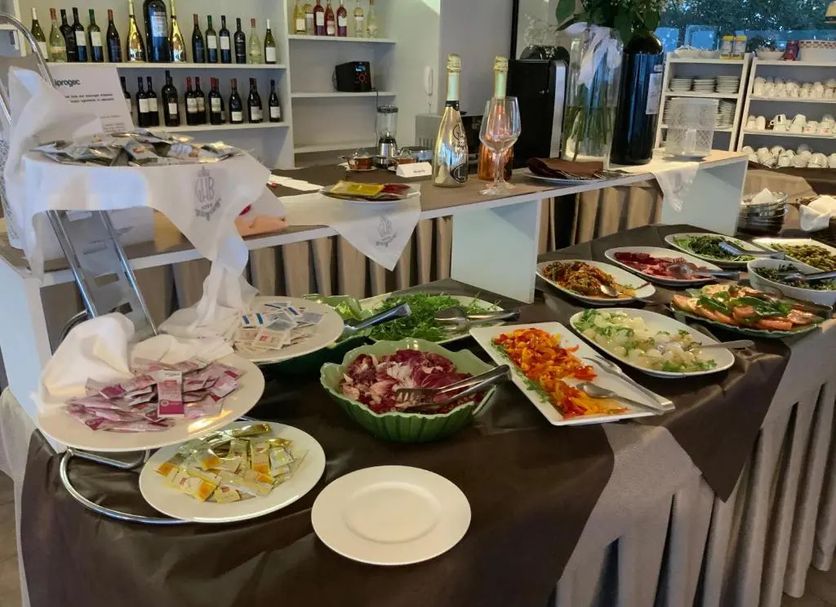 Buffet Photo