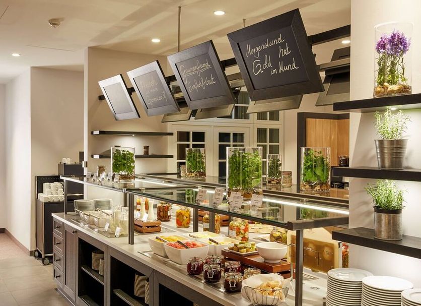 Buffet Photo