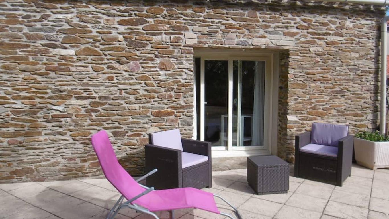 Au Clos De Launay