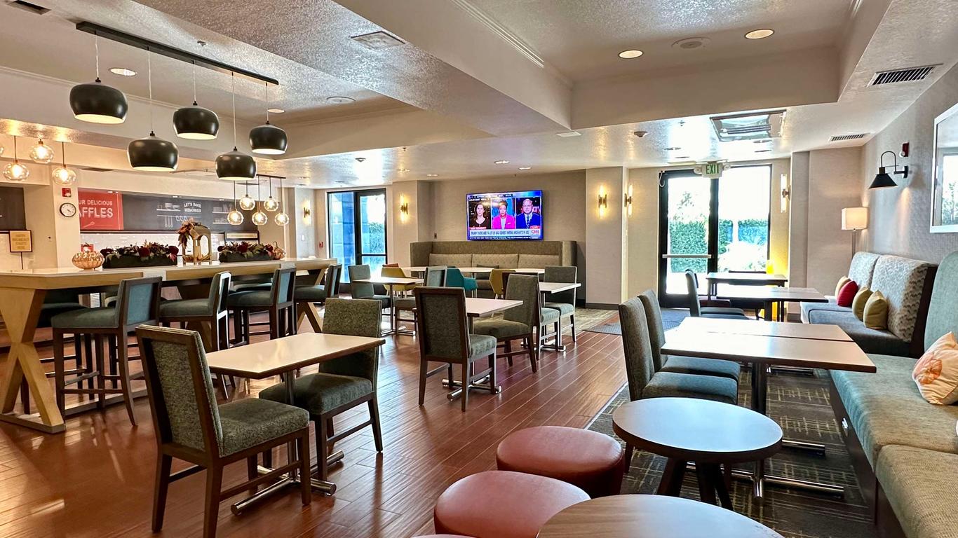 Hampton Inn & Suites Lathrop