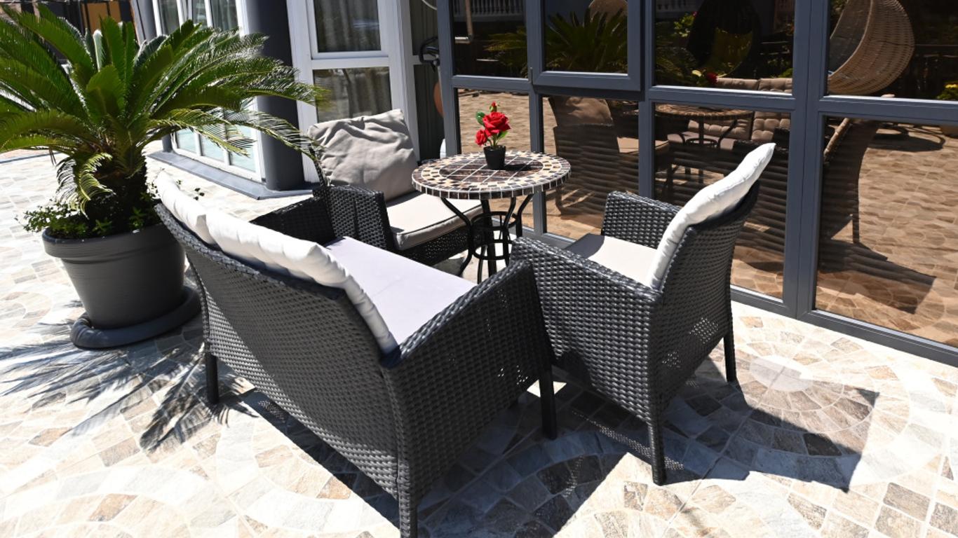 Irena Hotel